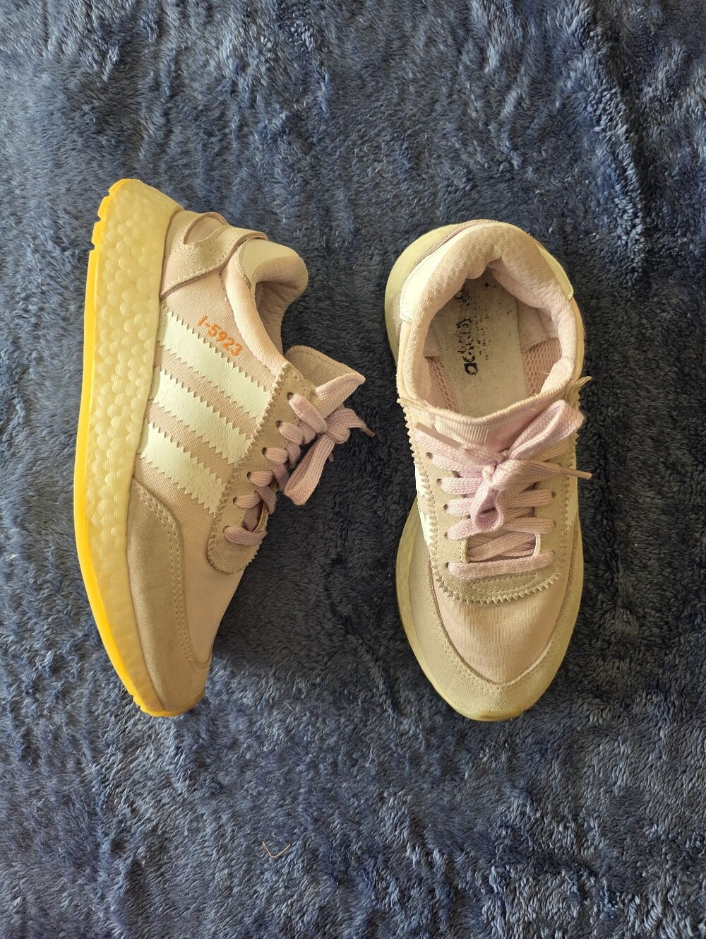 Adidas I-5923 Aero Pink Women's Size 6.5 Boost Retro Running Shoes DA8789 Used